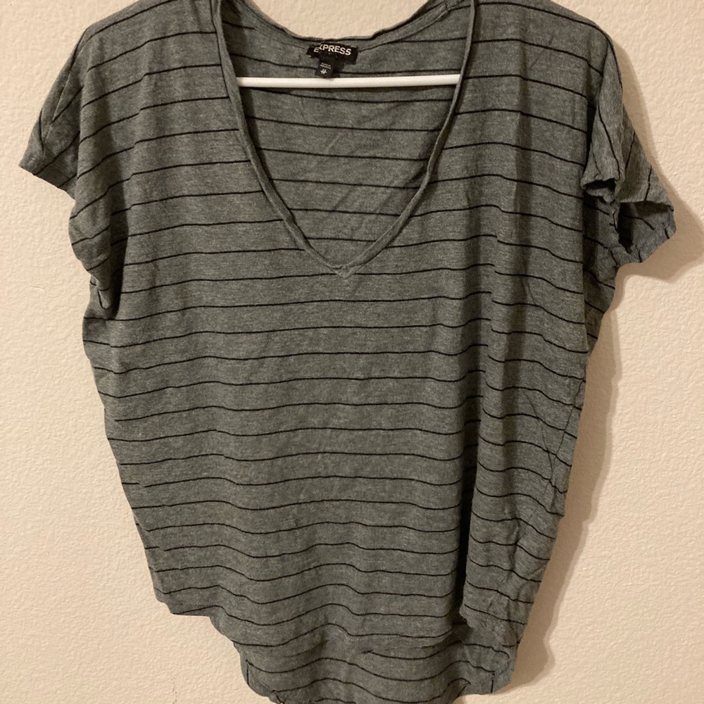 Women’s Express Short-Sleeve Long Back T-Shirt